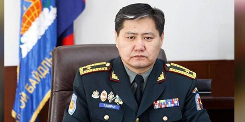 ОБЕГ-ЫН ДАРГА, ХОШУУЧ ГЕНЕРАЛ Т.БАДРАЛ БНУУ-Д АЛБАН АЙЛЧЛАЛ ХИЙЖ БАЙНА